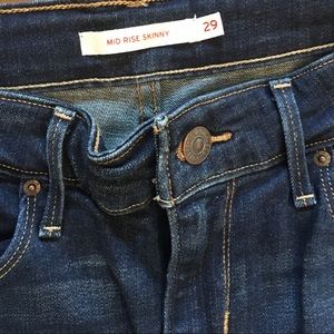 Levi's Mid Rise Skinny Jeans
